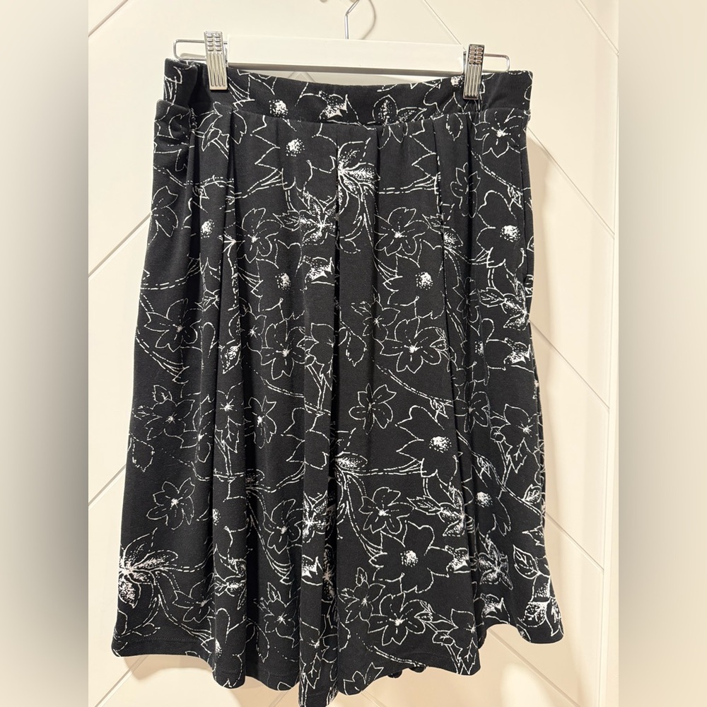 LuLaRoe Madison Black and White Pleated Midi Skirt